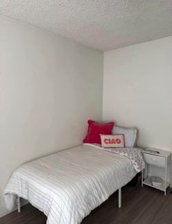 TWIN BED(INCLUDES BED FRAME, MATTRESS, PILLOW, COMFORTER