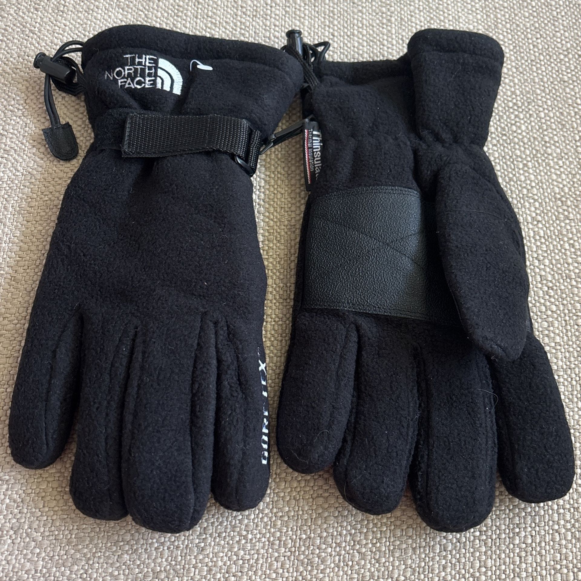 A Pair Of Brand New Ski Thin Sulate Thermal Insulation The North Face Gloves, Black Never Worn In Excellent Condition