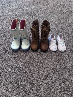 Girl Shoe Lot 10c