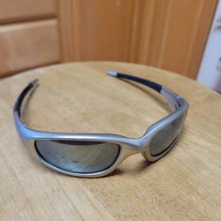 Vintage Oakley Straight Sunglasses 