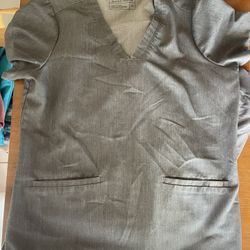 Figs Medium Two Pocket Scrub Top And Medium Zamora Scrub Bottom