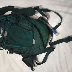 Hydrating back pack