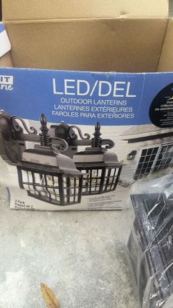 FEIT ELECTRIC LED OUTDOOR WALL LANTERNS (1 PACK) – BRAND NEW