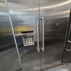 48" THERMADOR BUILT IN STAINLESS STEEL REFRIGERATOR