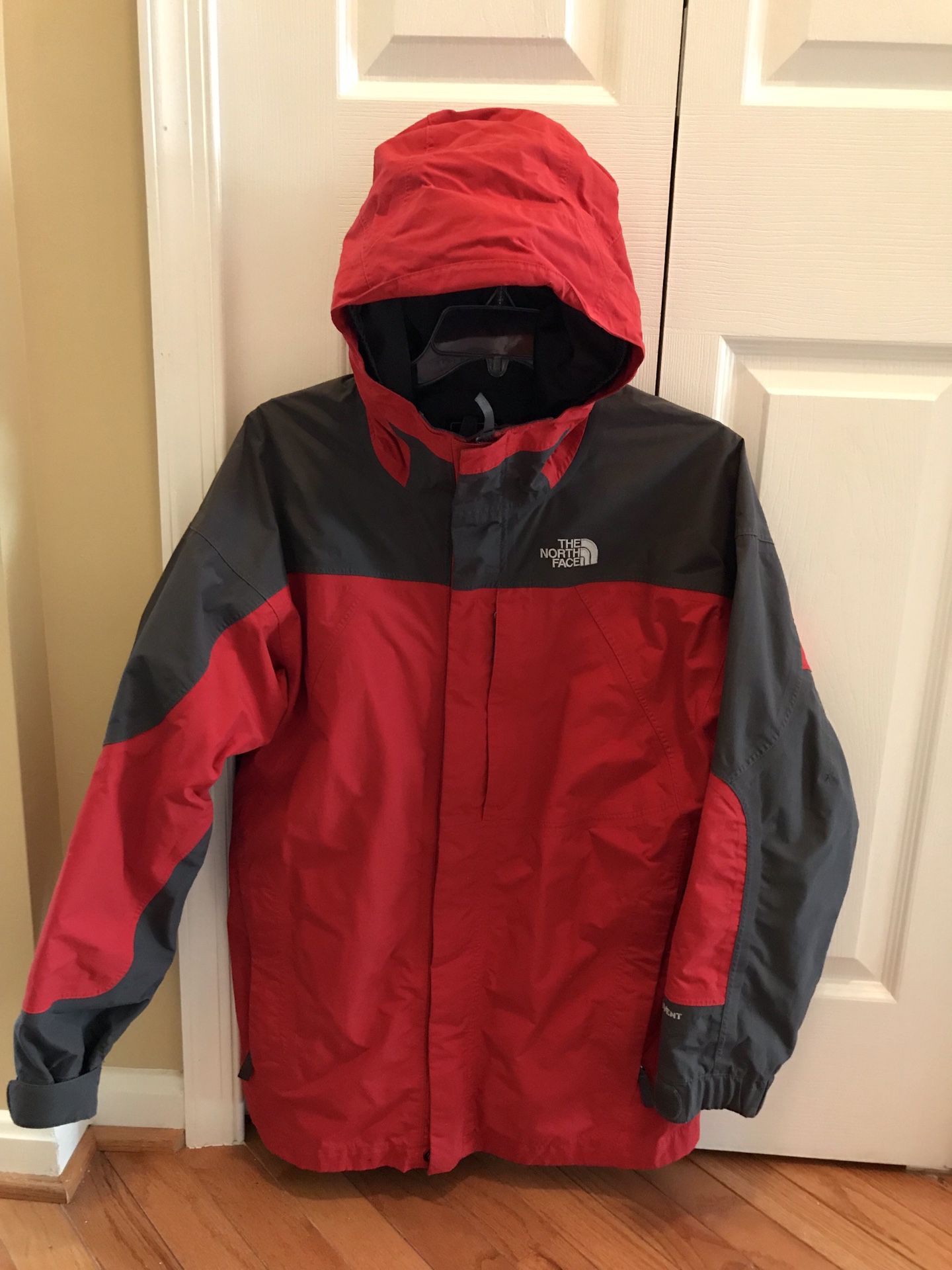 THE NORTH FACE HyVent Red & Grey Hooded Jacket Men’s Size XL .. feel like Large .