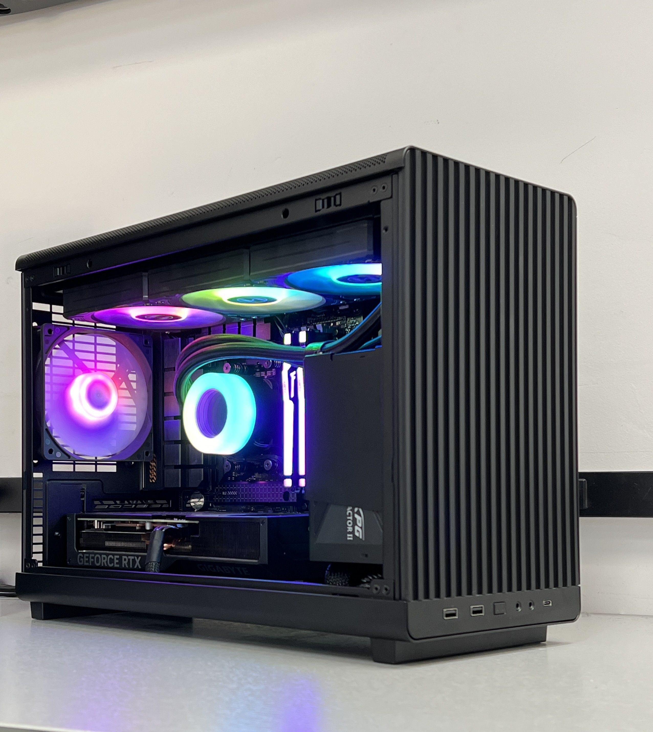 🎮 FOX 79 🎮 RTX 5080 CRAD MICRO CASE PC | CUSTOM GAMING PC | AMD 7-9800X3D | 32GB DDR5 RAM | RTX 5080 | 2 TB SSD | WIN 11