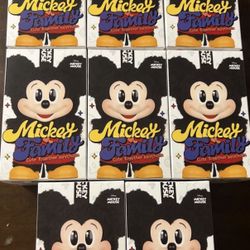 Mickey Family Cute Together 