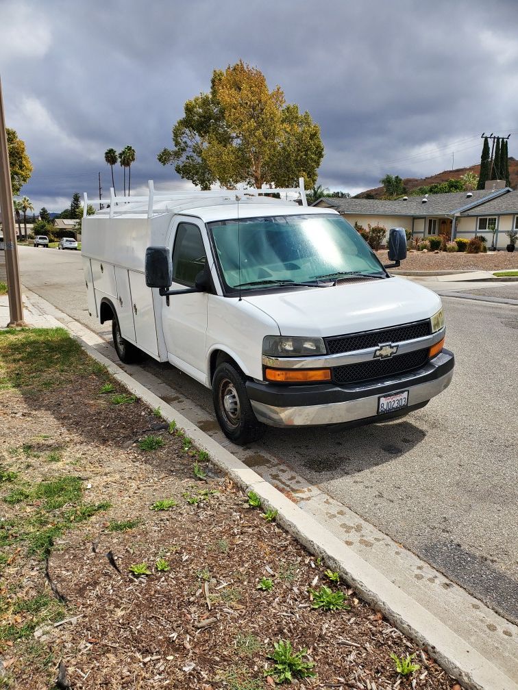 2006 Chevy Express Van 3/4 Ton