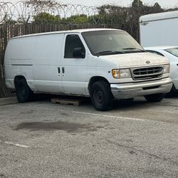 2000 Ford E-250