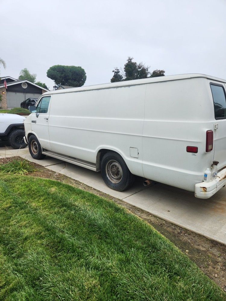1987 Dodge Ram Van