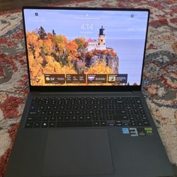 SAMSUNG Galaxy Book3 Ultra 16" Laptop - Intel i9-13900H -32GB - RTX 4070 - 1TB SSD