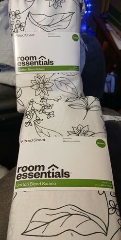Set Of 2 Queen Fitted Sheets 20.00
