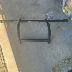 Pull Up Bar