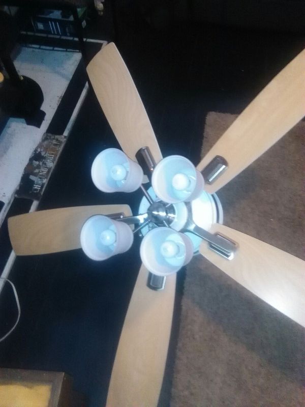 Hampton Bay Ceiling Fan 4 Lights 5 Blades Beautiful Wonderful Hampton Bay Ceiling Fan 4 Lights 5 Blades Beautiful Wonderful Condition Being Hung But Never Used St Louis Mo