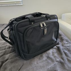 TravelPro Flightcrew 5 Tote Bag. NEW!
