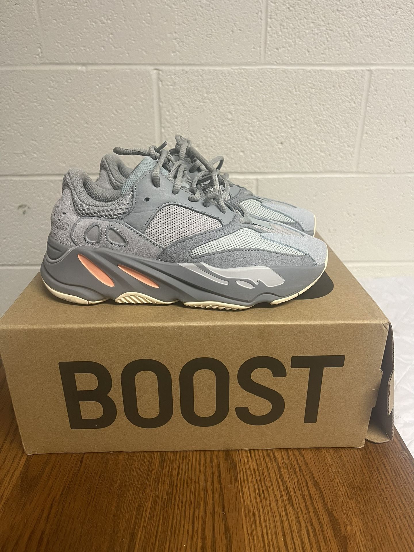 Yeezy Boost 700 Women’s 6.5