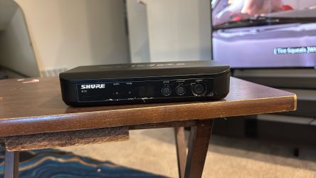 Shure BLX4 Wireless Receiver - H10 Band