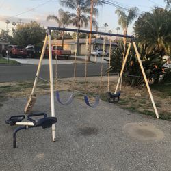 Free  or Trade Swing Set