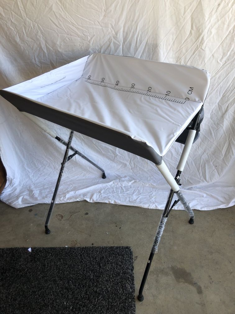 Foldable Baby Changing Table