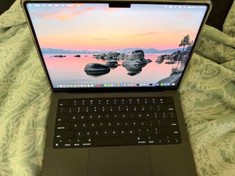 Apple MacBook Pro 14-inch M4
