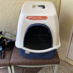 Delux extra large litter box used but clean