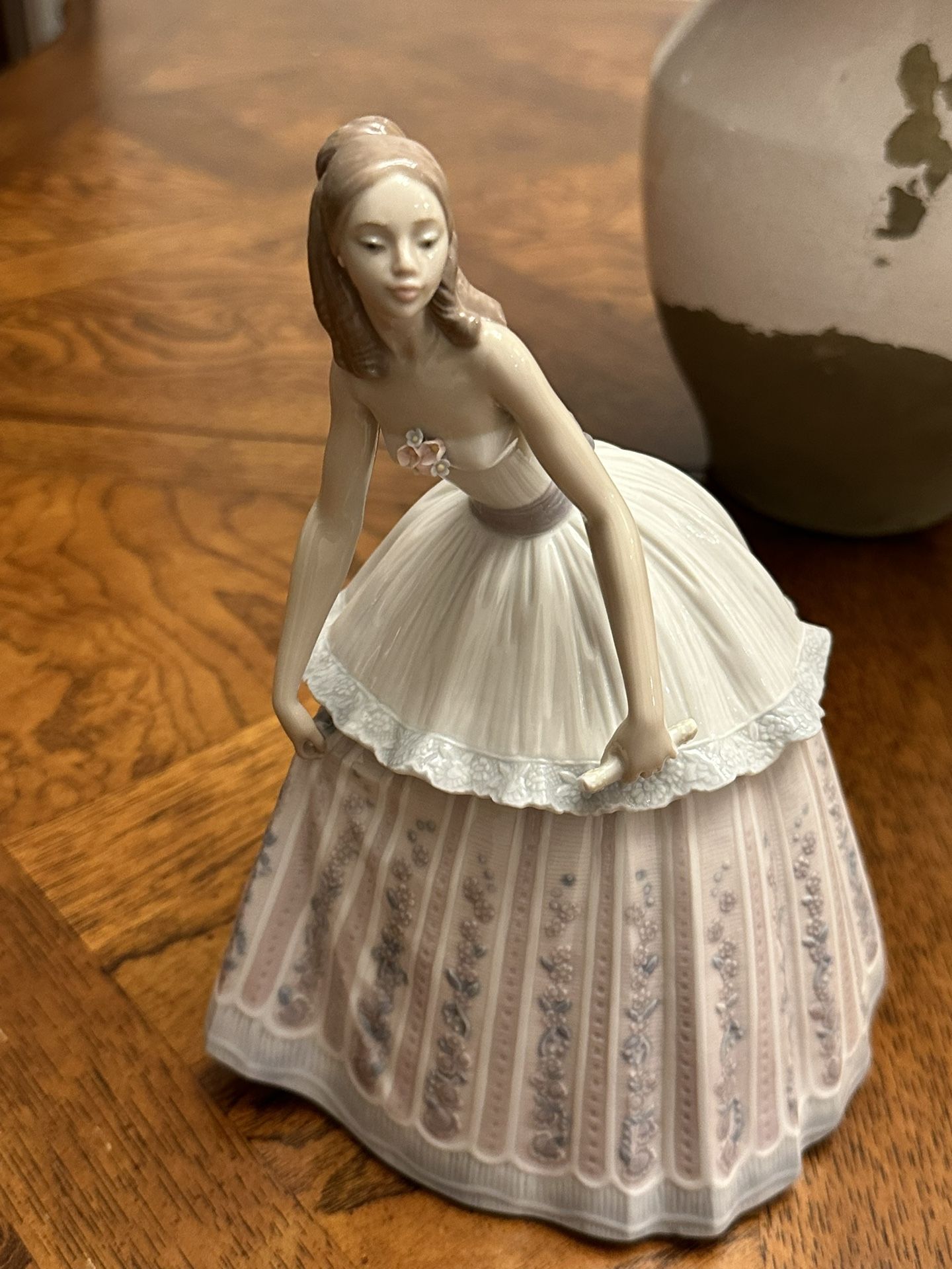 Lladro - Waiting To Dance