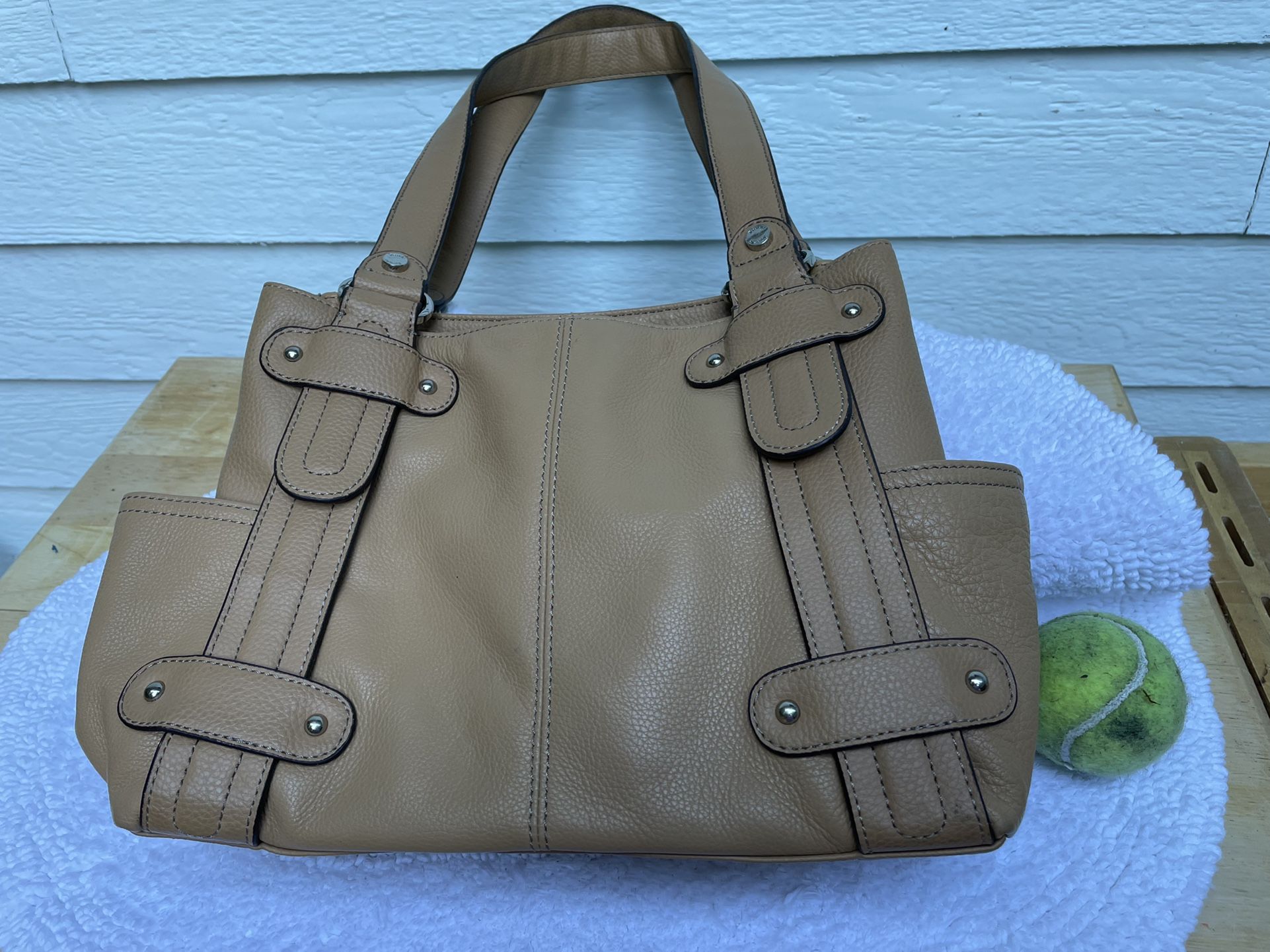 Ladies leather TIGNANELLO Bag