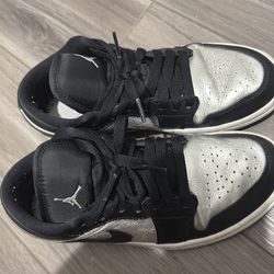 Nike low dunks 6.5 women