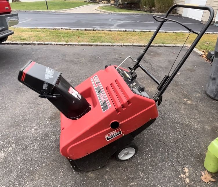NOMA 4.5hp 21” single stage two stroke tecumseh snowblower Mint condition Time capsule Mint like new condition 70’s or early 80’s NOMA by Murray H