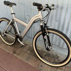 Amazing Conditions FOLDING BIKE👌Muy Buenas Condiciones 👌Shimano Speed And Brakes- All Aluminum Bike👍26 Wheels-VERY SMOOTH 😉