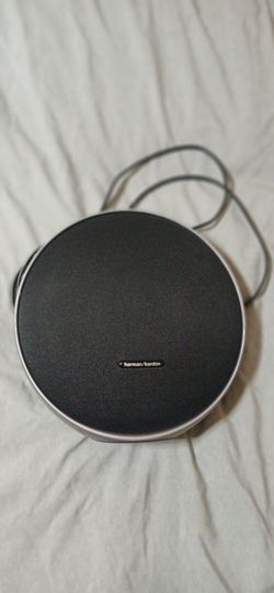 Harman Kardon Onyx Studio 9 - Altavoz portátil estéreo Bluetooth para el hogar con batería incorporada y carga USB, autoajuste y conexión de múltiples