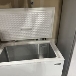 Magic Chef chest freezer