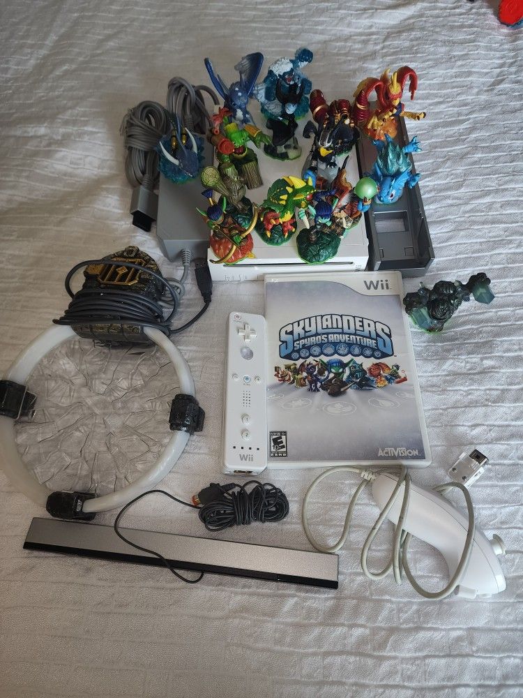 Nintendo Wii With Skylanders 