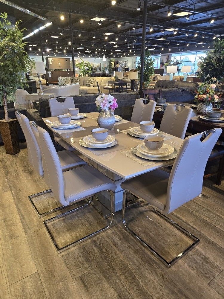 DINING TABLE 4 CHAIRS 120 DAYS SAME AS CASH NO CREDIT NEEDED