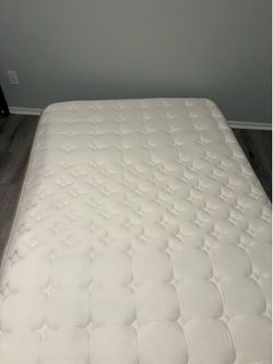 Full Memory Foam Mattress (2025) – Excellent Condition
