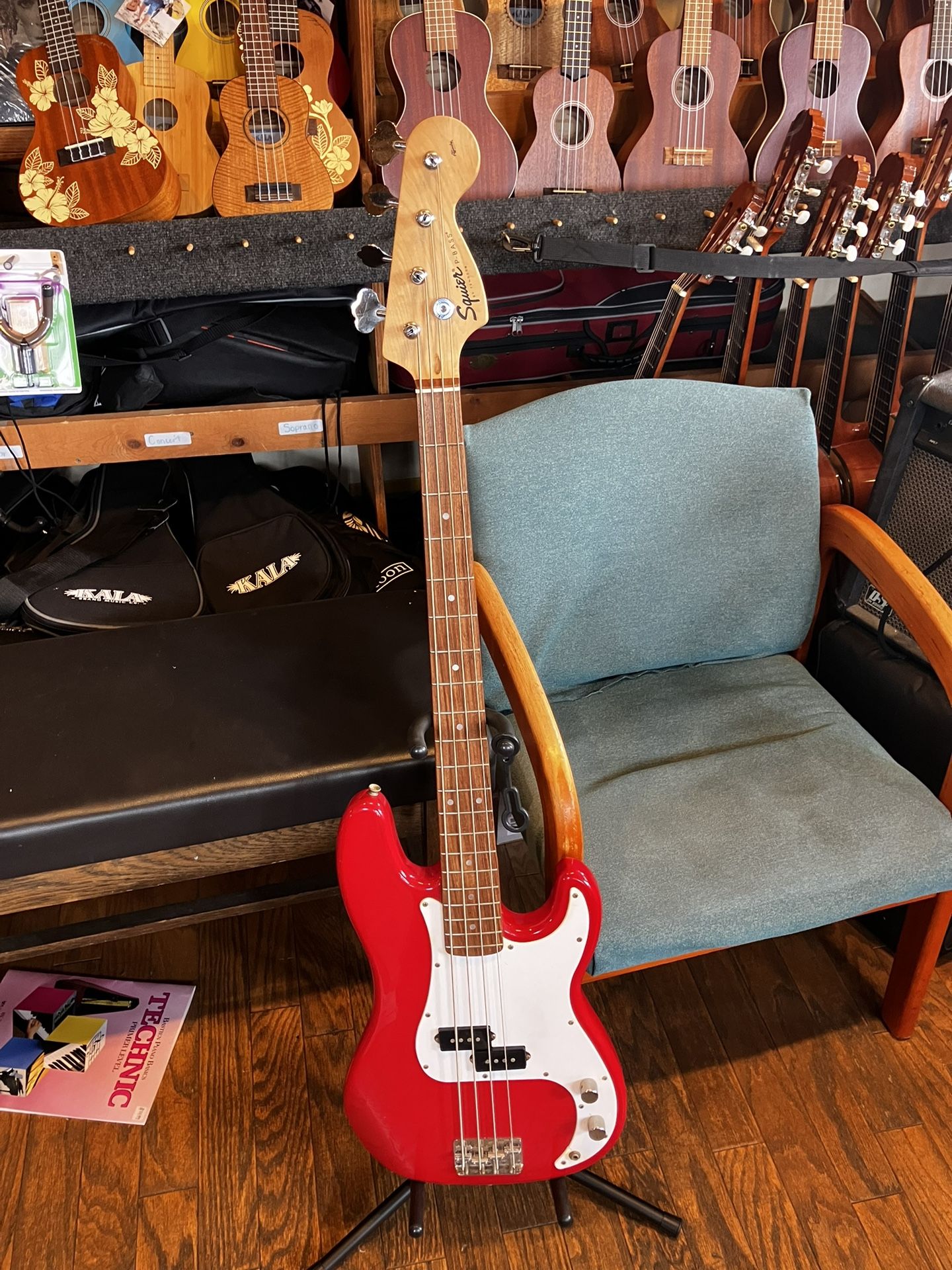 Squier Affinity Precision Bass