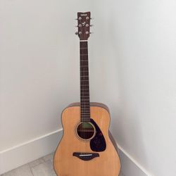 Yamaha Acoustic Guitar