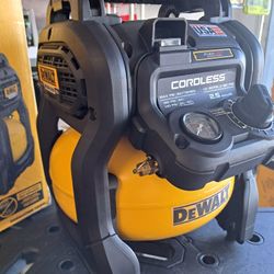 DEWALT

2.5 Gal. 140 psi Portable 20V Cordless Air Compressor with FLEXVOLT Advantage (Tool Only)