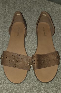 Size 11 Women's Sandals 