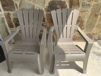 Set of 2 Gray Plastic Outdoor Patio Chairs