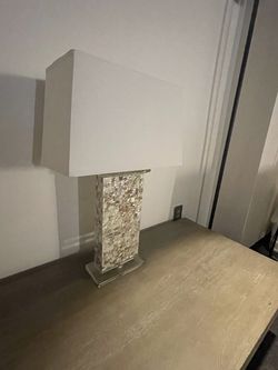 Decorative table lamp