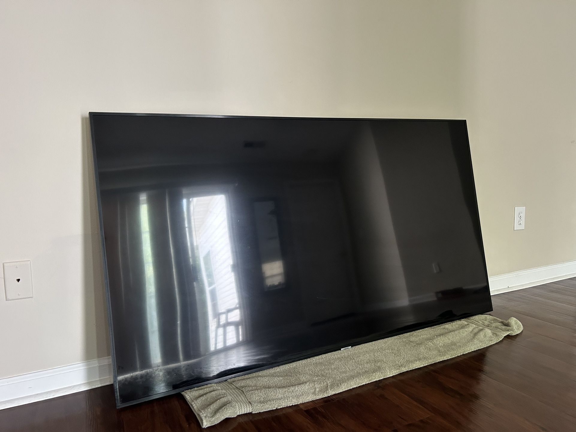 Samsung 60" TV