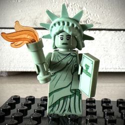Lego Custom Statue Of Liberty Minifigure