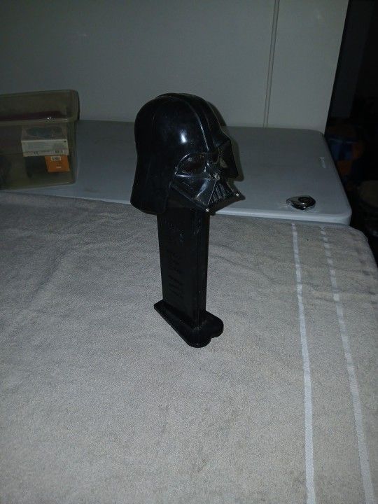 Star Wars Darth Vader Giant Pez Dispenser