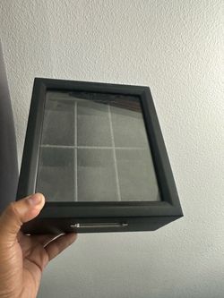 6 slot watch box. Magnetic.