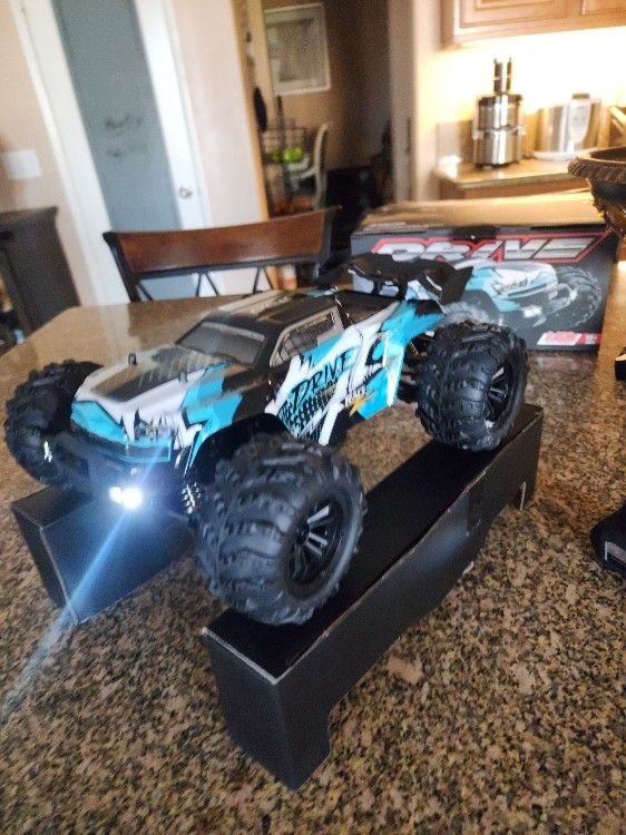 Brand New 1/16 Scale BRUSHLESS RC 4x4 Truck FAST 70+ Kmph