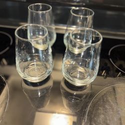 4 Wine Glasses