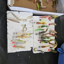 Lot  of 50 Fishing Lures 