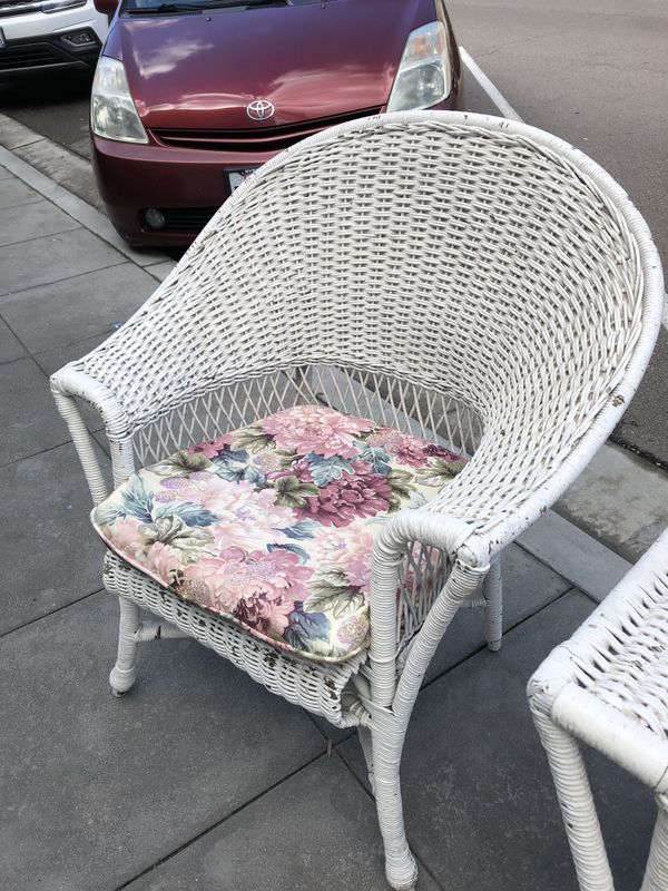 Vintage Victorian white wicker chair WE ARE TAKING ORDERS FOR PICKUP OR