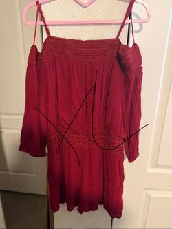 Red dress with off the shoulder sleeves size, extra large, $10